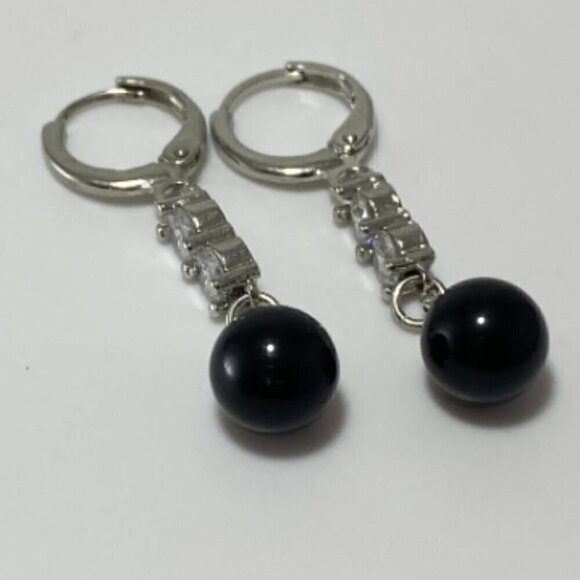 Austrian Crystal Pearls Huggie Earrings - Picture 6 of 7